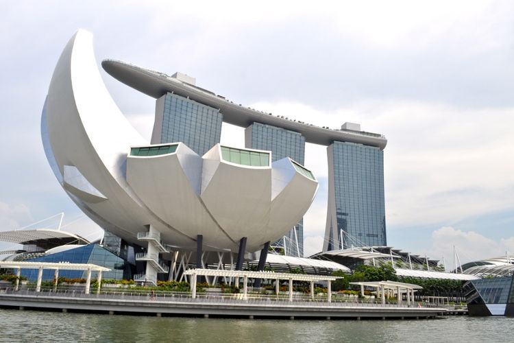 Mau Liburan Luar Negeri? Ini Daftar 15 Kota yang Paling Aman di 2025