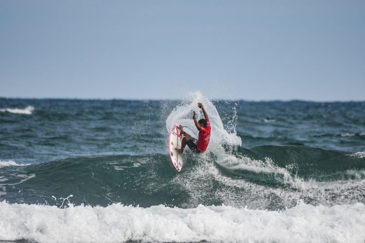 Keren Guys! Surfer Indonesia Juara Asia