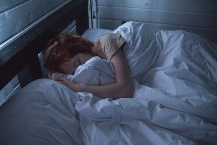 Kamu Sering Ngiler Saat Tidur? Yuk Cari Tahu Alasannya!