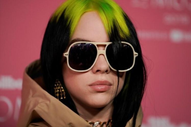 Bawakan Soundtrack James Bond, Billie Eilish Pecahkan Rekor