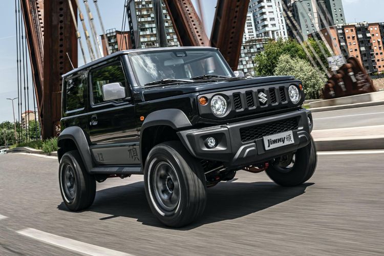 Suzuki Jimny 5 Pintu Dibanderol Rp400 Jutaan dan Banyak Dicari, Ini 5 Alasan yang Perlu Kamu Ketahui!