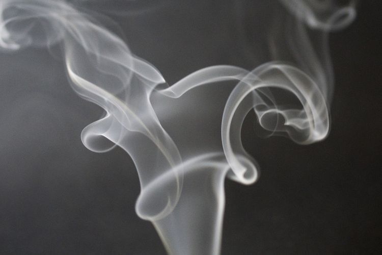 Batuk Gak Sembuh-sembuh? Awas Tanda Awal Kanker Paru Apalagi Kalau Kamu Vape!