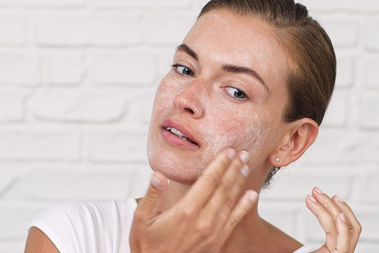Kulit Kering Tapi Jerawat? Ini 7 Cara Ampuh Mengatasinya Tanpa Merusak Kulit