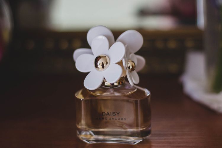 Perfumer Top Karina Mandala Bikin Aroma Baru yang Diprediksi Bakal Meledak di 2026!