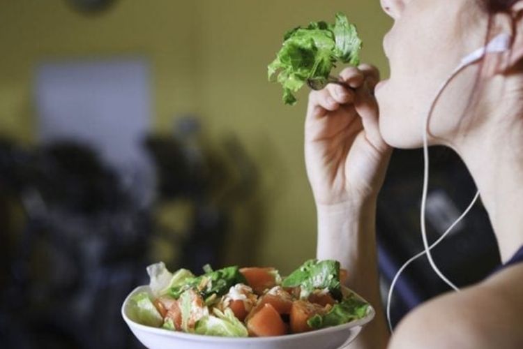 Skincare Kamu Nggak Ngaruh? Ternyata Diet Kamu Bisa Bikin Kulit Glowing atau Malah Kusam