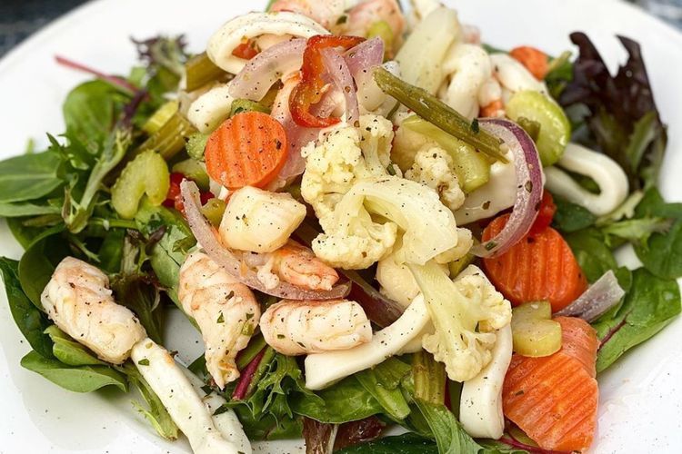 17 Ide Nama Usaha Salad Seafood Kekinian, Bikin Laper Sejak Lihat Namanya