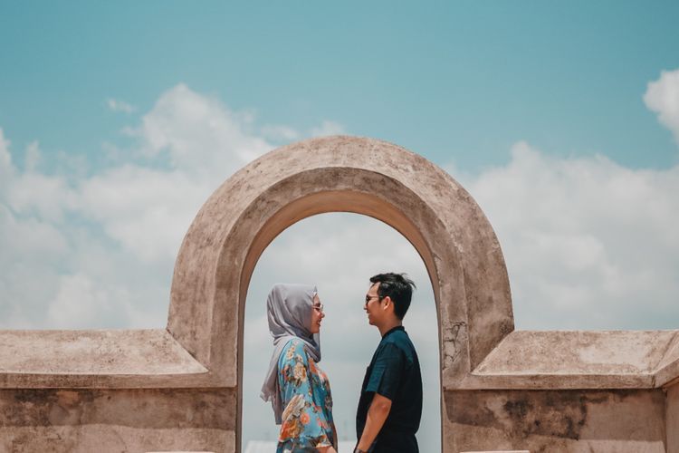 5 Hal yang Harus Dipikirkan dalam Hubungan Beda Agama, Cinta Aja Gak Cukup!