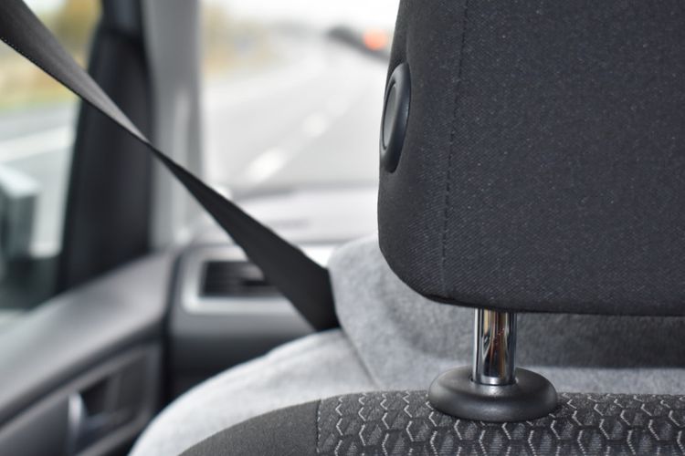Penumpang Belakang Tanpa Seatbelt Bisa Bunuh Orang di Depan, Begini Penjelasannya