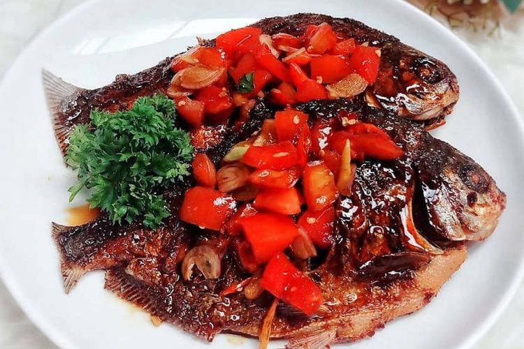 Resep Ikan Bawal Bakar Kecap yang Gurih, Lezat, dan Bumbu Meresap
