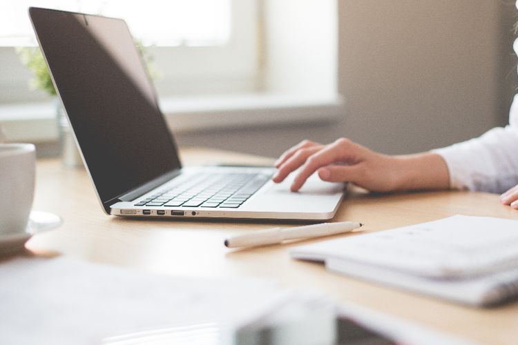 7 Cara Mudah Bikin Laptop Tetap Dingin Saat Dipakai, Hindari Overheat!