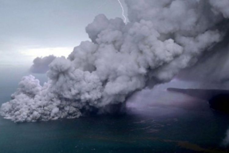 Dentuman di Jabodetabek Bukan dari Erupsi Gunung Anak Krakatau