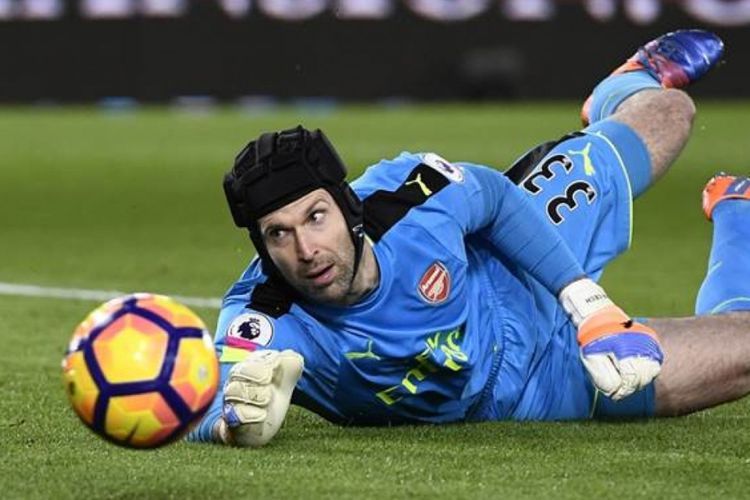 Banting Stir! 6 Pemain Dunia yang Secara Mengejutkan Berubah dari Penyerang Menjadi Kiper