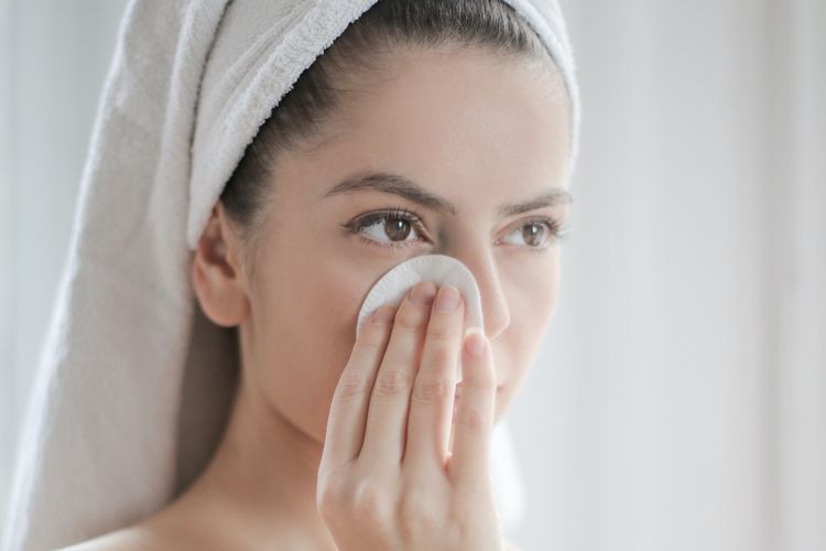 Rahasia Toner Murah Meriah: Cuka Apel Bikin Kulit Makin Glowing, Tapi Aman Nggak?