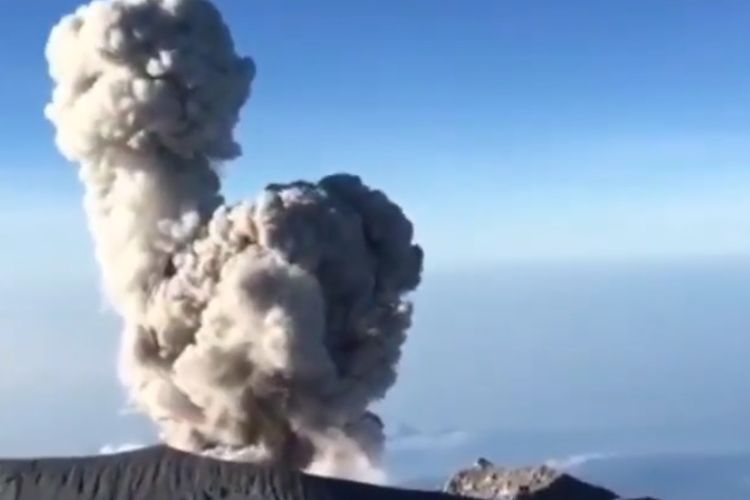 Gunung Semeru Kembali Erupsi, Tinggi Letusan hingga 1.000 Meter