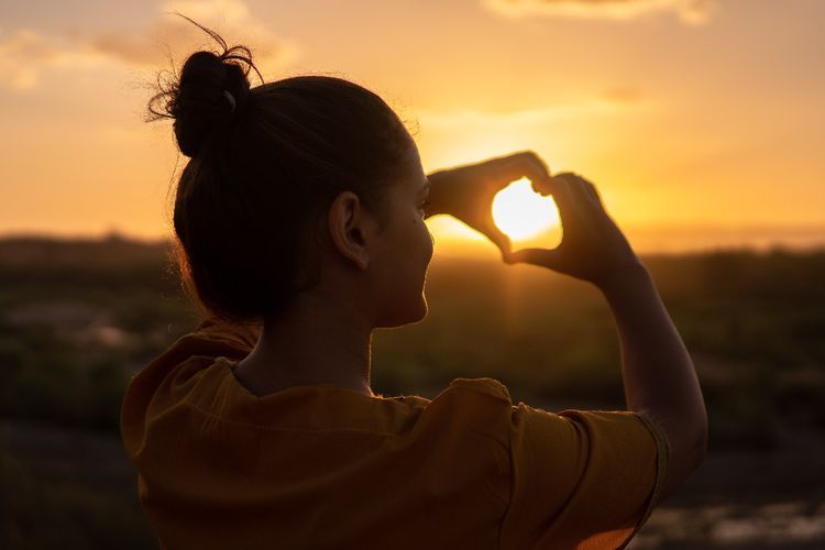5 Cara Menjalin Hubungan Sehat dengan Diri Sendiri