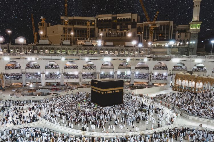 Berapa Banyak Air yang Perlu Diminum saat Haji? Ini Penjelasannya