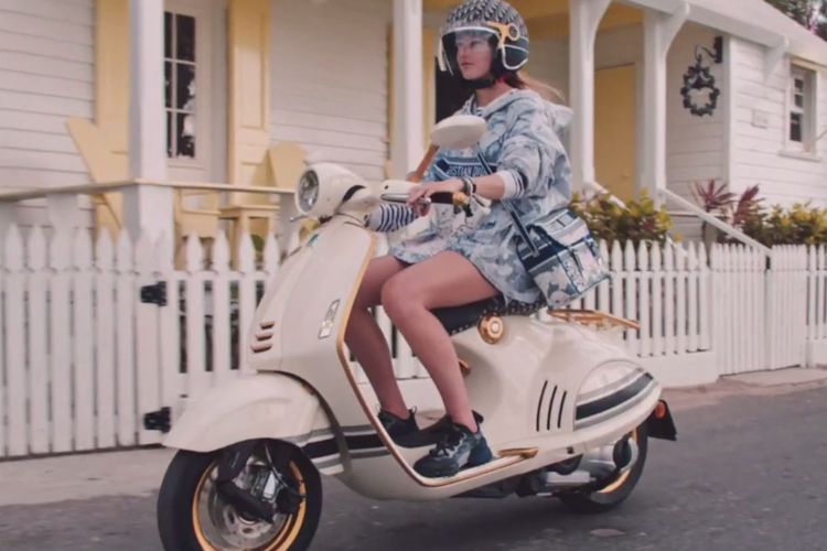 Harganya Tembus Rp50 Jutaan, Ini 5 Alasan Mengapa Vespa Matic Sprint Begitu Diminati Anak Muda!