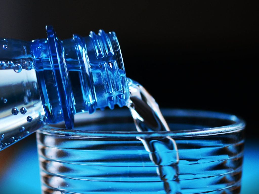 Jangan Abaikan! Ini Tanda Air Minum di Rumah Sudah Terkontaminasi