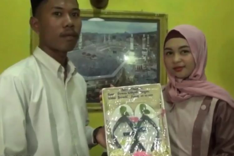 Wanita Cantik Ini Mau Dinikahi oleh Duda yang Sudah 3 Kali Cerai, Maskawinnya Sendal Jepit
