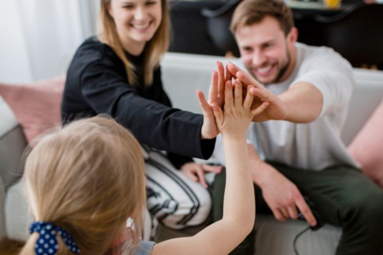 Rahasia Agar Anak Selalu Nyaman Bercerita kepada Orang Tua