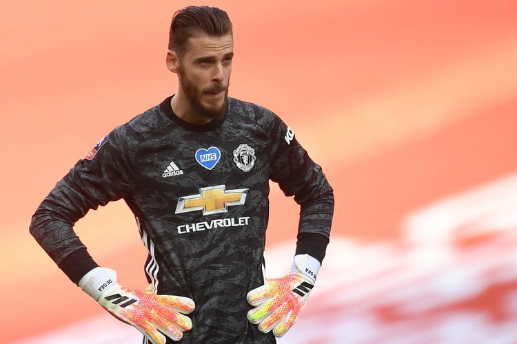 Banting Stir! 6 Pemain Dunia yang Secara Mengejutkan Berubah dari Penyerang Menjadi Kiper
