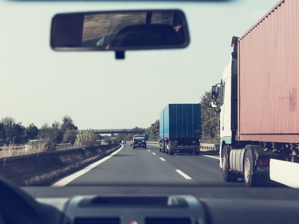 Biar Tetap Selamat, Begini Cara Mengurangi Blind Spot saat Berkendara