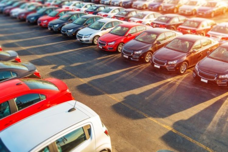 4 Tips Membeli Mobil bagi Karyawan UMR: Gak Cuma Harga, Pikir Juga Biaya Bulanan!