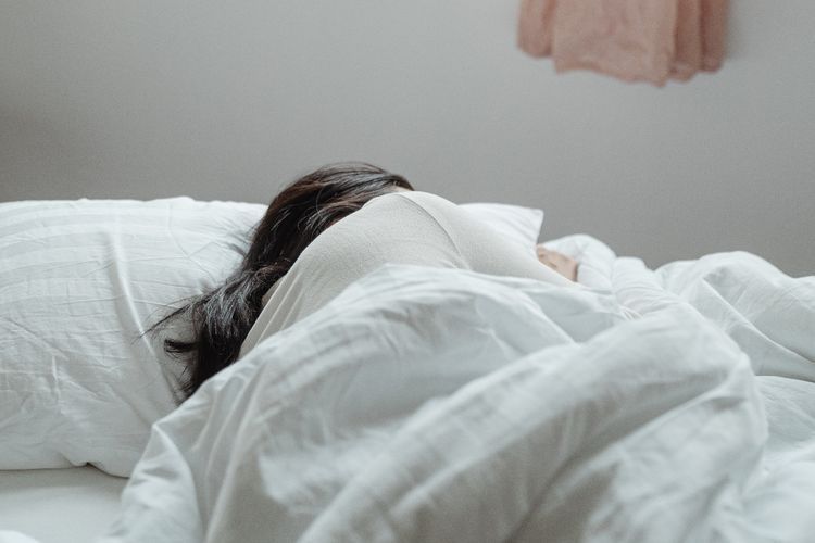 Cara Menyesuaikan Pola Tidur agar Bangun Lebih Segar