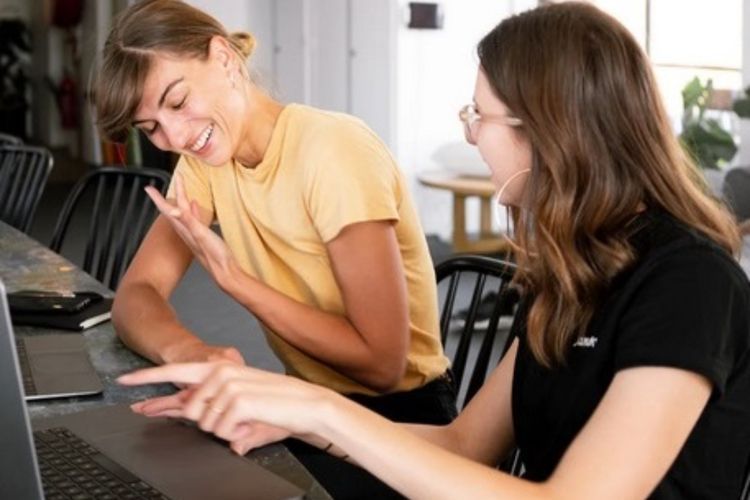 Tips Jitu Menghilangkan Rasa Malu Saat Ngobrol