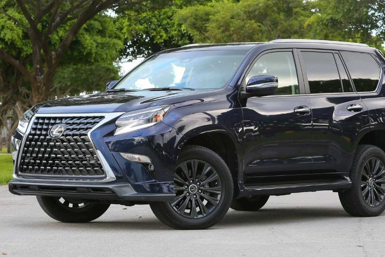 Mau Beli Mobil Lexus Bekas? Biar Gak Kaget, Mending Simak 5 Tips Penting yang Harus Kamu Pahami Ini!