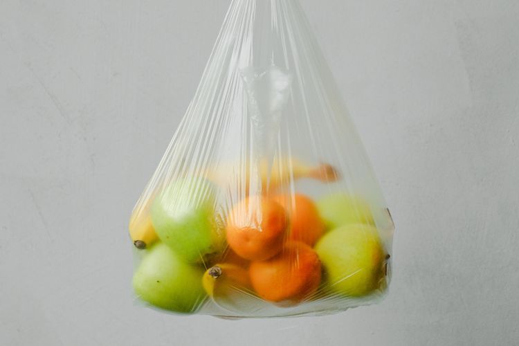 Pakai Plastik Tiap Hari? Ini Tips Aman ala Dokter Kanker yang Perlu Kamu Tahu