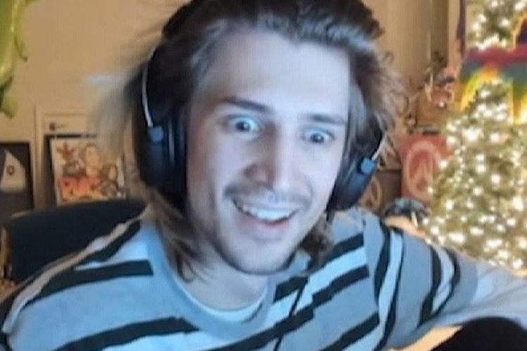 xQc Beri Alasan Kenapa Ban 7 Hari dari Twitch Merupakan Hal yang Bagus