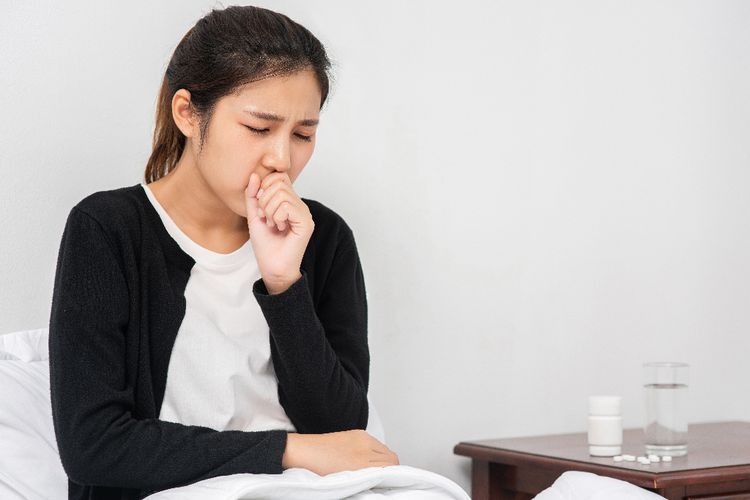 Hati-hati! 7 Buah Ini Bisa Bikin Batukmu Tak Kunjung Sembuh