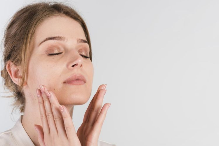 Bye-Bye Kulit Kusam! Ini Alasan Serum AHA BHA PHA Jadi Andalan Banyak Orang