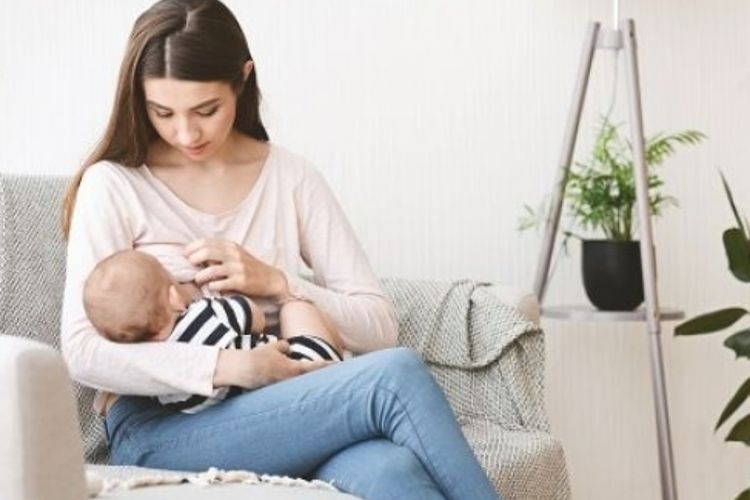 Baru Jadi Ibu? Ini 9 Tips Menyusui yang Wajib Kamu Tahu!