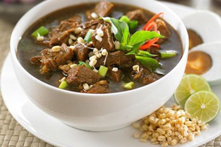 Rawon Setan Embong Malang: Kuliner Surabaya yang Bikin Merinding Tapi Nagih