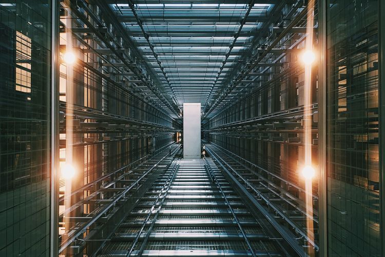 Perang Data Center AI: Antara Ambisi Teknologi dan Dampak ke Tagihan Listrik Warga