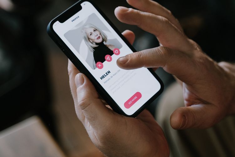 4 Ciri Kamu Terlalu Bergantung pada Dating Apps, Waspadai Efek Negatifnya!
