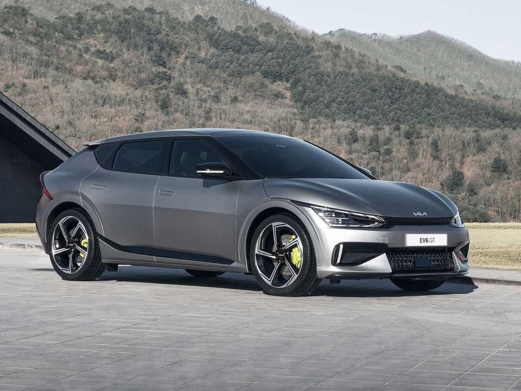 Harga dan Spesifikasi Mobil Listrik KIA EV 6, Bentuknya Sporty dan Tenaganya Buas Banget!