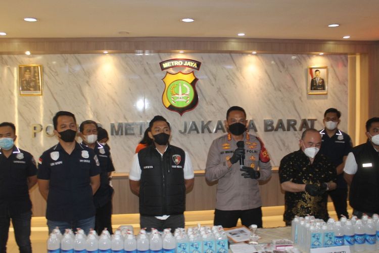 Kasus Malapraktik Filler Payudara Model di Jakbar: 2 Tersangka Ditangkap, 1 Buron