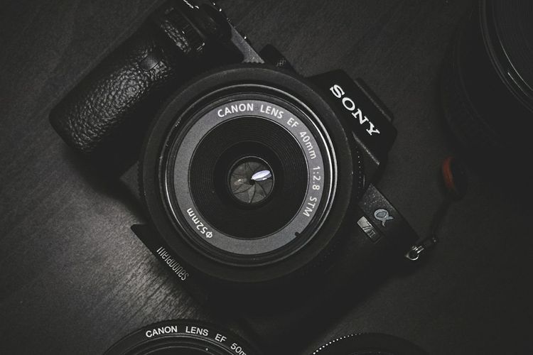 Sony Dilaporkan Hentikan Penjualan Kamera DSLR, Mau Fokus ke Mirrorless?