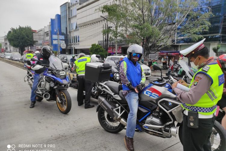 Dear User Motor Sport! Polda Metro Singgung Pelat Nomor yang Sering Dicopot