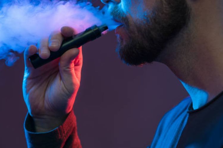 Anak Muda Wajib Tahu: Vape Dianggap “Lebih Aman”, Tapi Justru Risiko Penyakit Serius Ini Terbongkar!