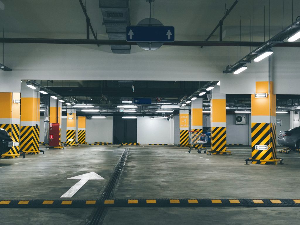 Anti Ribet-ribet! Begini 5 Cara Parkir Paralel Mudah untuk Pemula dan Dijamin Langsung Bisa
