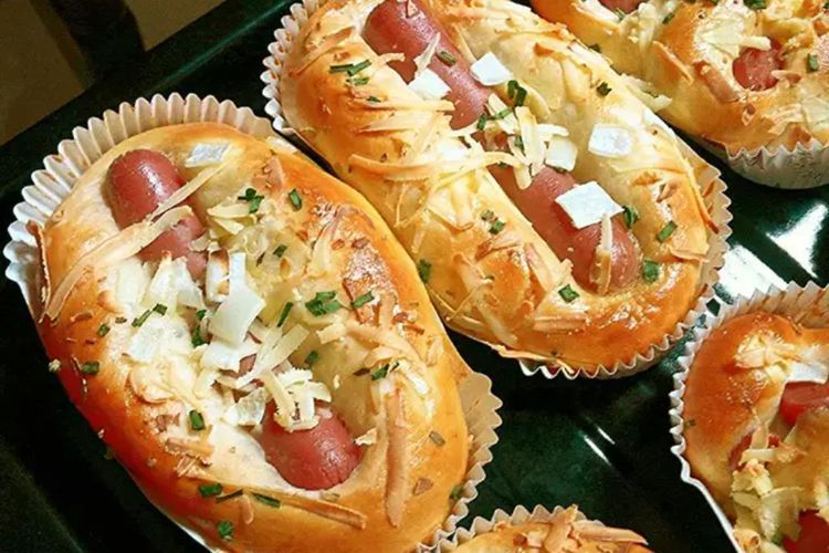 Begini Cara Buat Roti Sosis Yang Bisa Kita Jual Lagi