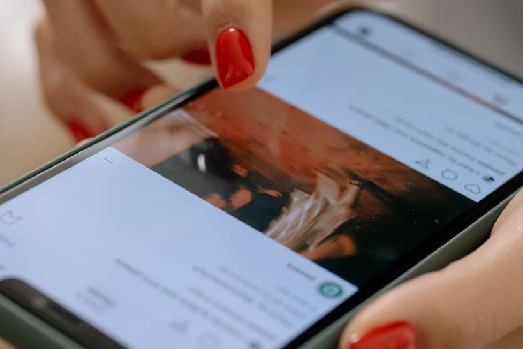 Main Medsos Setiap Hari, Aman Gak Buat Kesehatan Mental Remaja?