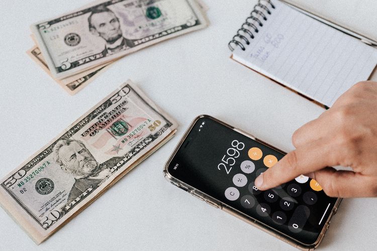 Frugal Living ala Warren Buffett: Hidup Sederhana, Bebas Finansial