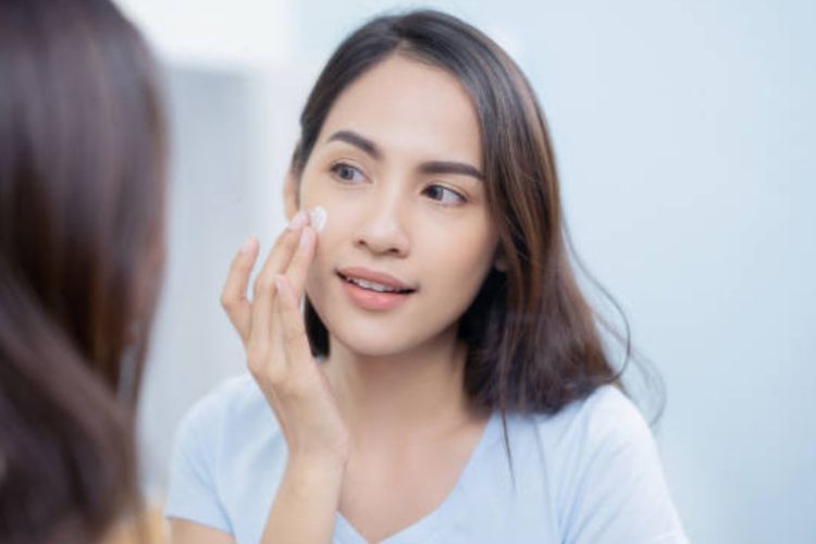 Rahasia Kulit Glowing dan Bebas Flek, Bukan Sunscreen dengan SPF Tinggi. Ini Rahasianya!