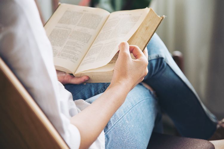 Mau Self Healing Tanpa Keluar Rumah? Ini 10 Buku Terbaik yang Cocok Untuk Refresh Pikiran
