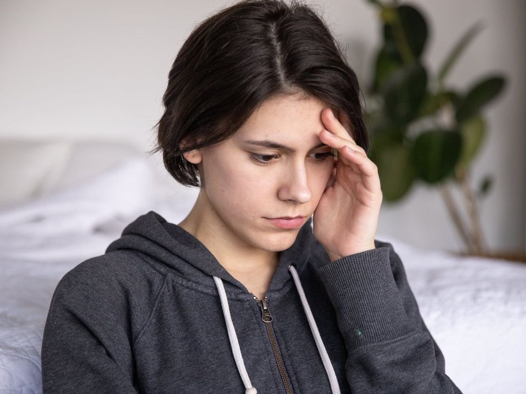 Stop Nyiksa Diri! 3 Cara Pintar Mengelola Overthinking agar Jadi Lebih Positif